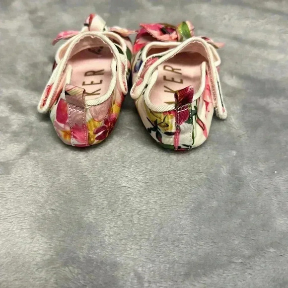 Baker by Ted Baker - White Floral Mary Jane Padders. Size 6-12 months - Picture 3 of 6